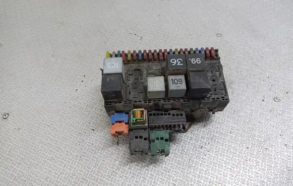 Volkswagen Transporter - Caravelle T4 Fuse module 3A0972559