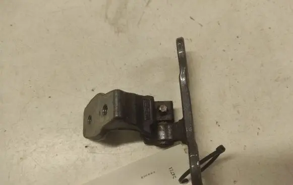 Opel Vectra C Rear door upper hinge