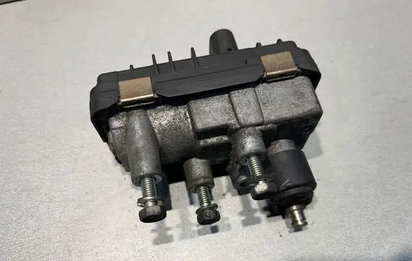 BMW 3 E90 E91 Turbine electric control actuator 4933519410 6NV01043004