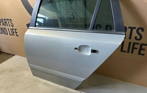 Opel Astra H Rear door