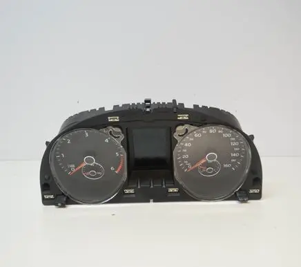 Volkswagen PASSAT B6 Speedometer (instrument cluster) 3C0920972J