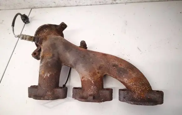 Dodge Magnum Exhaust manifold 04792779AA