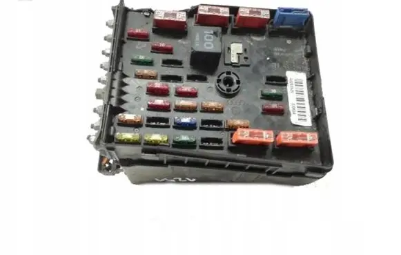 Volkswagen PASSAT B6 Fuse box set 3C0937125