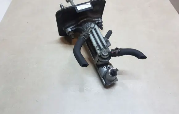 Toyota Prius (XW20) Master brake cylinder