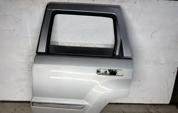 Jeep Grand Cherokee (WK) Rear door