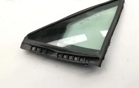 Toyota Corolla Cross Front triangle window/glass 6821616010