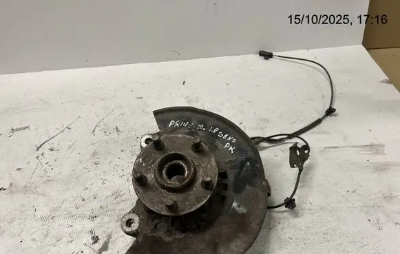 Front wheel hub