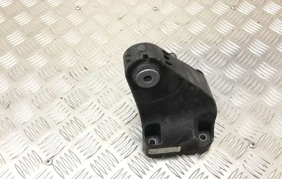 Mercedes-Benz E W238 Engine mounting bracket A6542231100