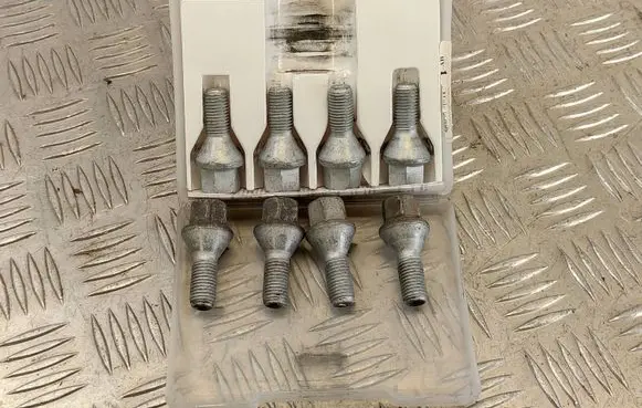 Renault Captur Nuts/bolts 7711239101
