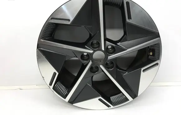 Hyundai Tucson IV NX4 R18 alloy rim 52910N7620