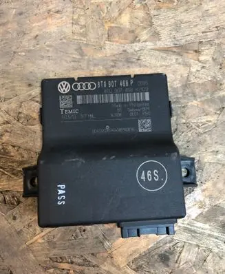 Audi A4 S4 B8 8K Gateway control module 8T0907468P