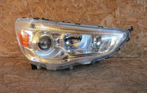 Mitsubishi ASX Headlight/headlamp P9135R
