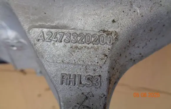 Mercedes-Benz CLA C118 X118 Front wheel hub spindle knuckle A1183202001