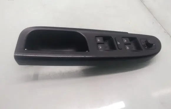 Volkswagen PASSAT B6 Electric window control switch 3C1867171B