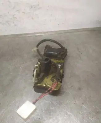 Mazda 323 Rear door lock R17B25E