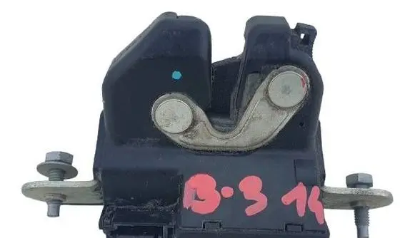 Opel Corsa D Tailgate/trunk/boot lock/catch/latch 55701971