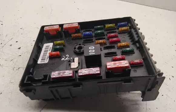 Volkswagen PASSAT B6 Fuse module 3C0937125 63592777
