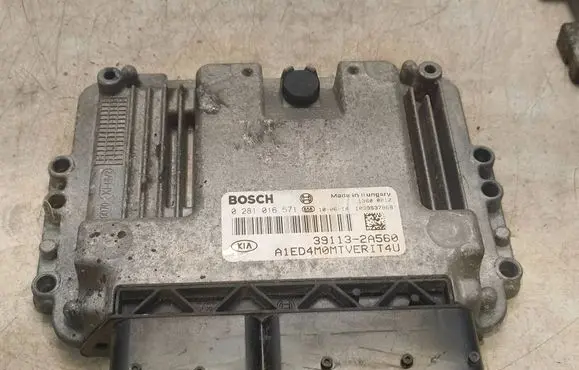 KIA Ceed Engine control unit/module 0281016571 391132A560 1039S37868