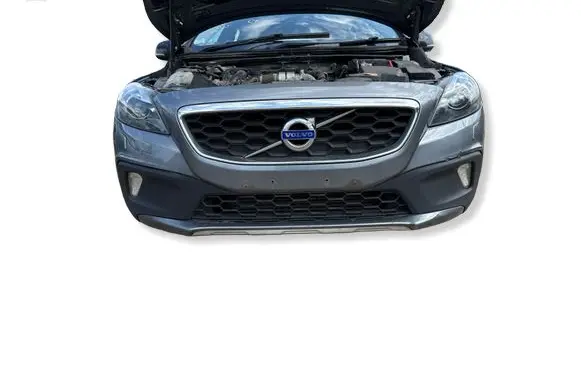 Volvo V40 Cross country Front bumper 