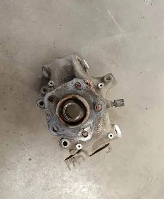 Audi SQ7 Rear wheel hub spindle/knuckle 4M0505460