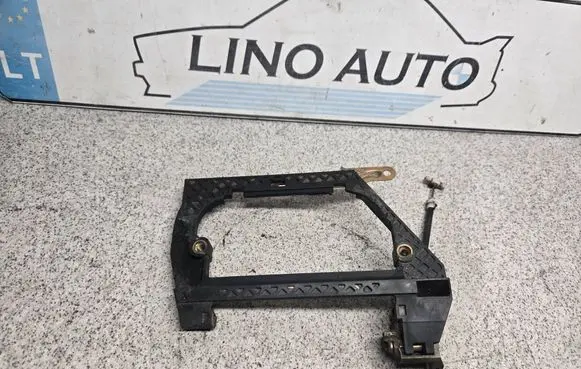BMW 7 E38 Rear door exterior handle/bracket 51228245346