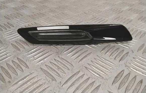 BMW 3 E90 E91 Front fender indicator light L001318