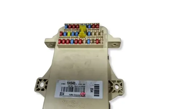 KIA Ceed Fuse module 919501H540 1010128002 1H5401001290203