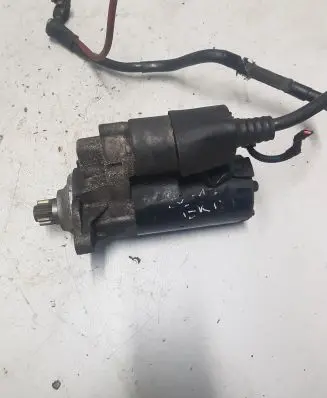 Volkswagen Touran I Starter motor 02E911023
