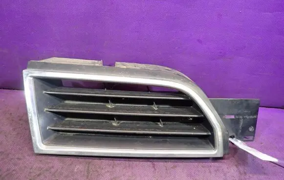 Mitsubishi Carisma Front bumper lower grill