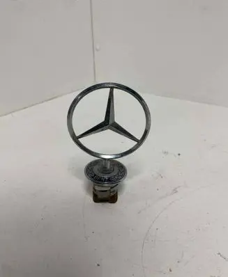 Mercedes-Benz E W210 Manufacturer badge logo/emblem 