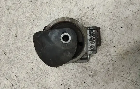 Mitsubishi Space Star Engine mount bracket 3081380 3318040