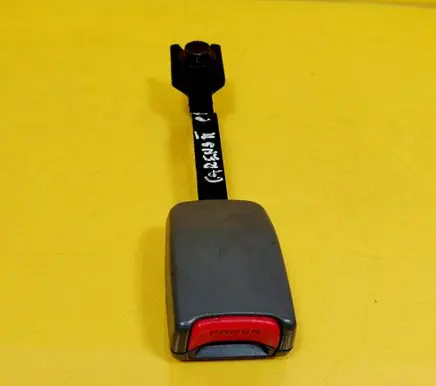 KIA Carens II Front seatbelt buckle 