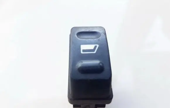Citroen Xsara Picasso Electric window control switch 22681
