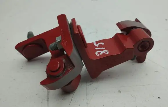 Rear door hinge set