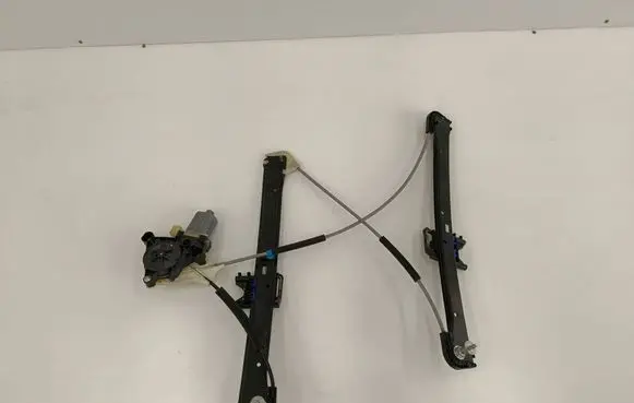 Audi A3 S3 8V Front door window regulator with motor 8V4837462 5Q0959801B