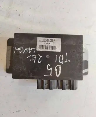 Volkswagen PASSAT B7 Comfort/convenience module 1J0959799R
