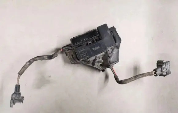 Opel Vectra C Coolant fan relay 1379131 PA6FG30