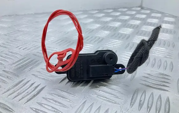 Audi A4 S4 B9 Fuel tank cap lock 8V0862153A