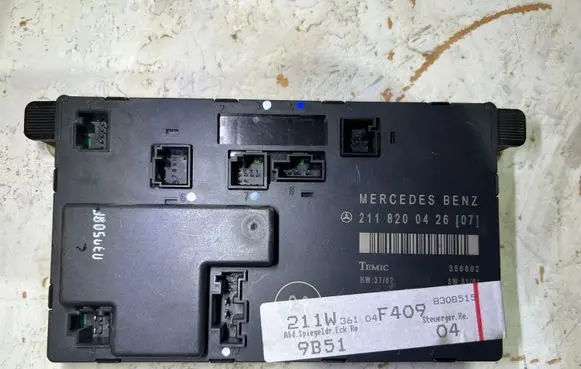 Mercedes-Benz E W211 Door control unit/module 2118200426