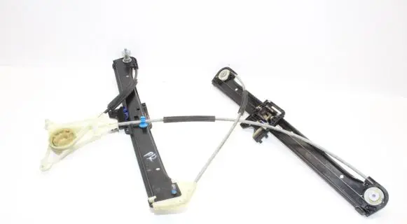 Audi A3 S3 8V Front door electric window regulator 8V4837461