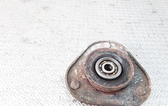 Pontiac Vibe Front upper strut mount 