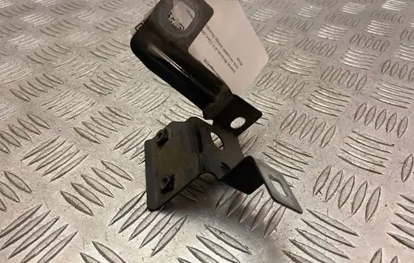 Land Rover Evoque II Fender mounting bracket K8D216E033AA