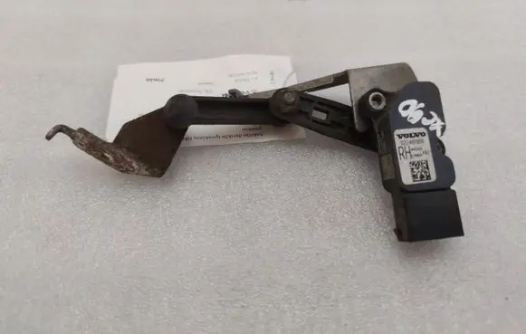 Volvo XC90 Headlight/headlamp level sensor 32246988