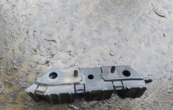 Ford Mondeo MK V Front bumper mounting bracket DS73-17D958-B