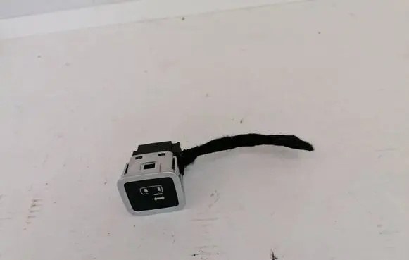 Chrysler Pacifica Electric sliding door switch 6DQ22TRMAA