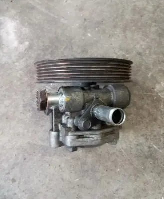 Mitsubishi Outlander Power steering pump 4450A130
