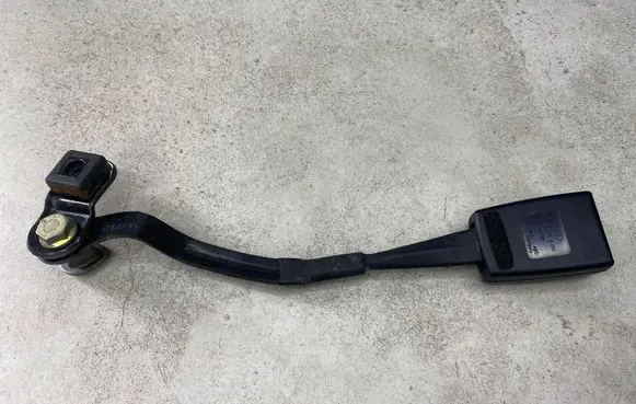 Audi A3 S3 8L Front seatbelt buckle 8L0858675H 19072001