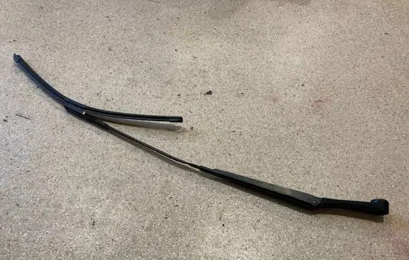 Audi e-tron Front wiper blade arm 4KL955408