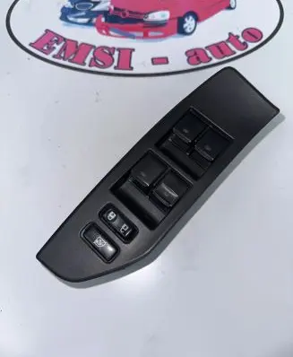 Toyota Avensis Verso Electric window control switch 84040-05020