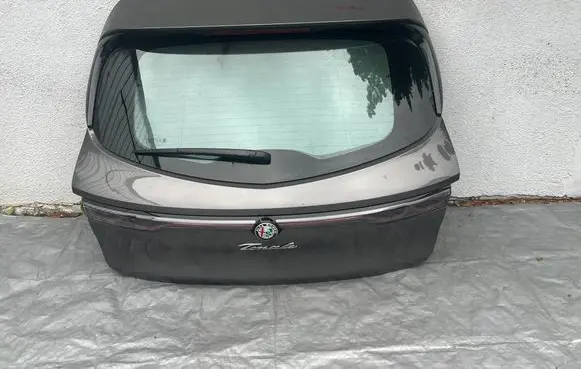 Alfa Romeo Tonale Truck tailgate 